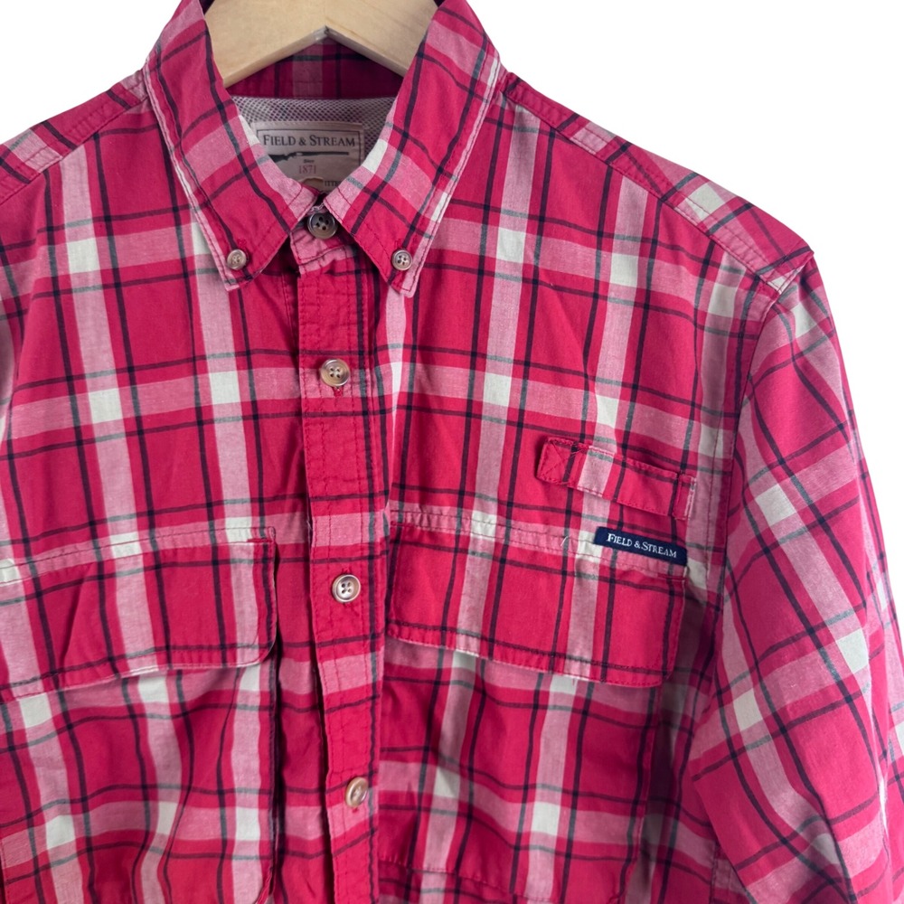 Field & Stream Fishing Shirt Mens Small Red Plaid Vented Roll Tab MAFW1235-B